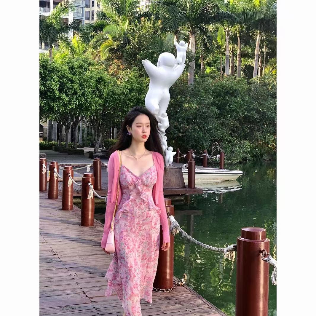 Whitening, Pure Desire, Gentle and Sexy Vacation Strap Dress