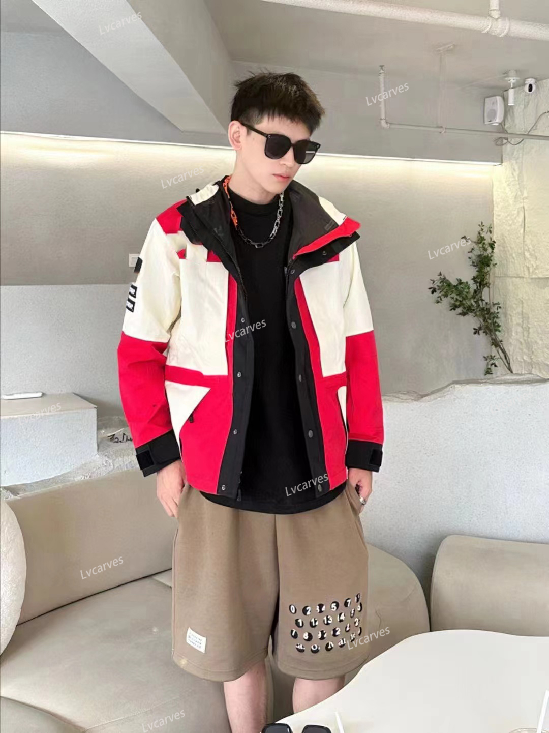 New top designer The high-quality Liberty co-branded red and white color-blocking windproof and waterproof jacket trendy brand couple jacket mountaineering ski suit