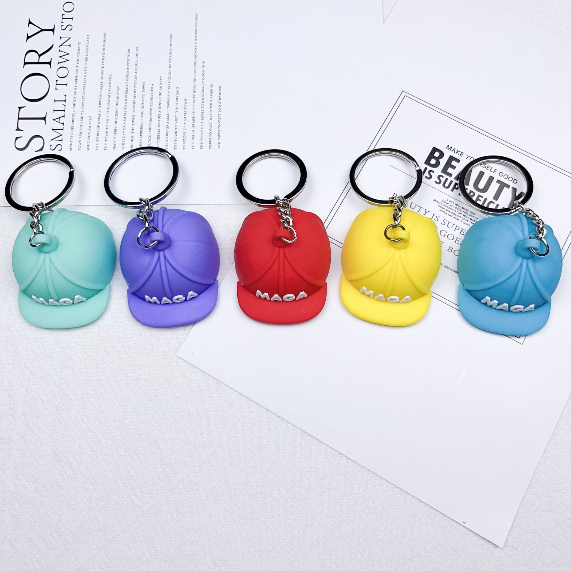 Macaron Cartoon Trump Cap Keychain ACCESSOIRES DE VOITURES CUPER