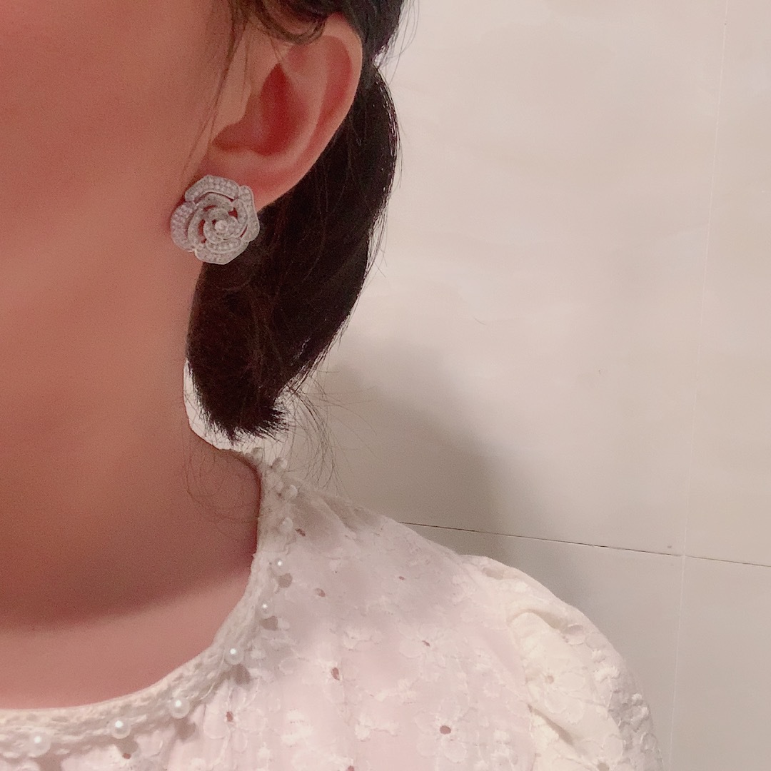Lovely pretty rose flower fashion designer stud earrings shiny diamond crystal zirconia earrings jewelry for woman girls