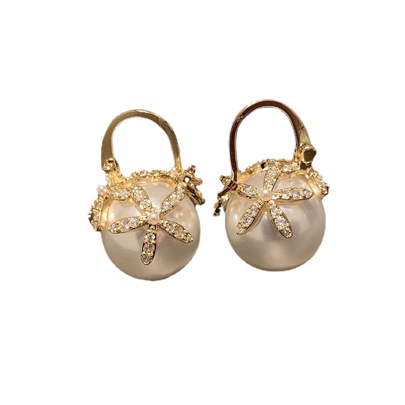 Beautiful diamond flower pearl fashion designer earrings for women girls shiny diamond crystal stud clip on earrings jewelry