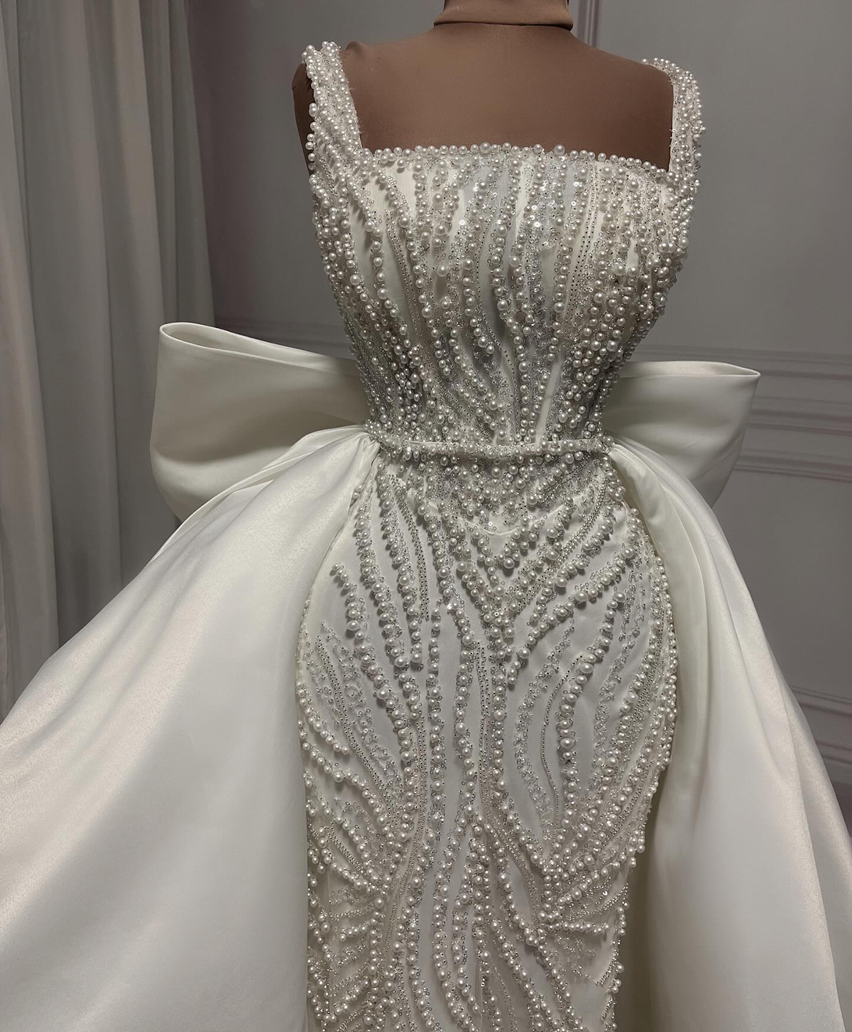 Elegant Women Wedding Dress Square Neck Sleeveless Bridal Gowns Pearls Bow Detachable Train Dress Custom Made vestidos de novia