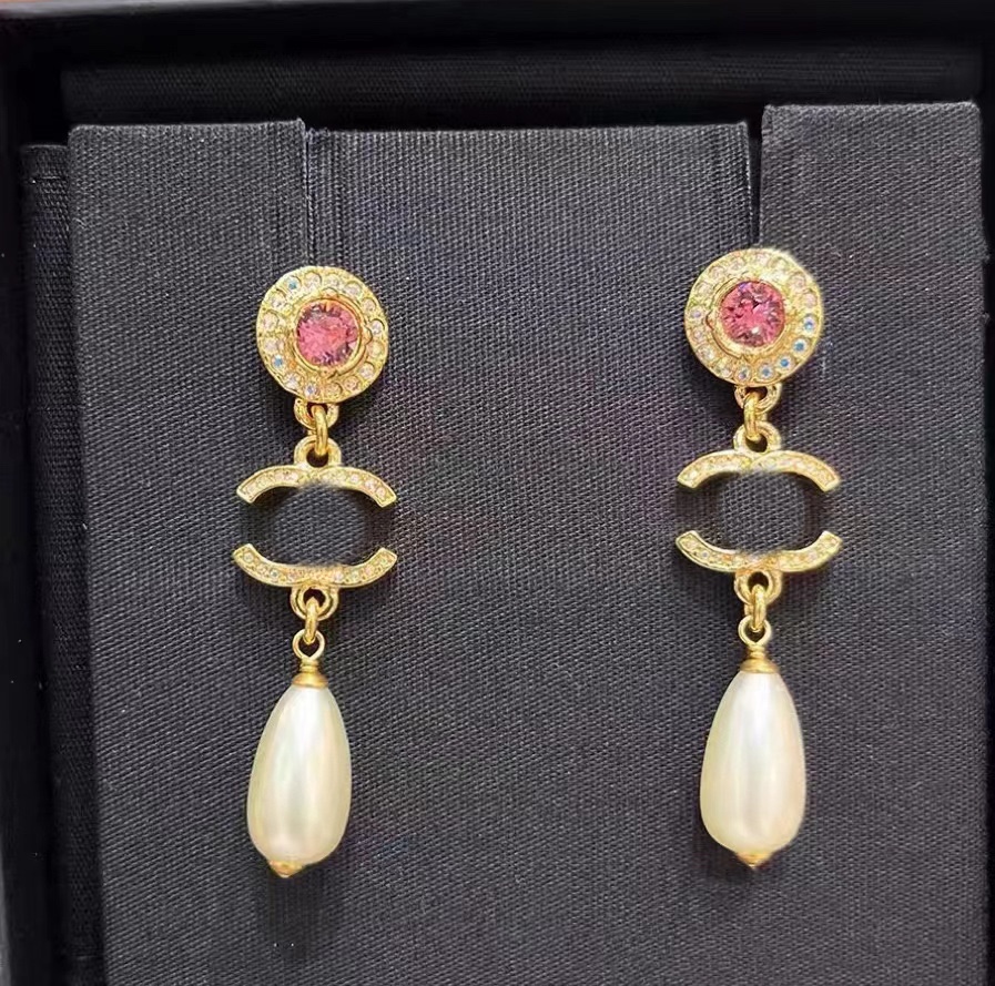 Boucles d'oreilles et accessoires d'oreille, palais élégant et Socialite de haute qualité incrusté de diamants, lettres de perles