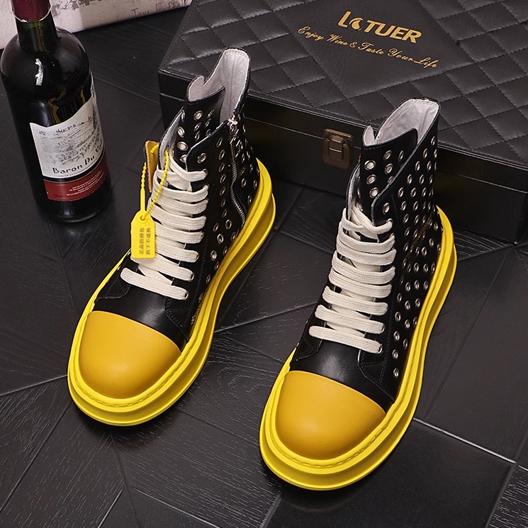 Fashion High Top Chaussures Chaussures de planche décontractées pour hommes Rivets Rivets Bottes courtes des jeunes hommes