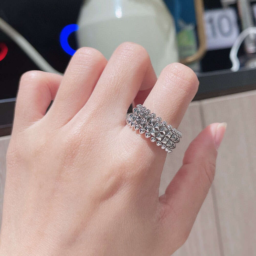 Bague à rivets de luxe pour femmes et hommes, haute qualité, large édition, accessoires de marque de fête exquis, classique, offre spéciale, 2024