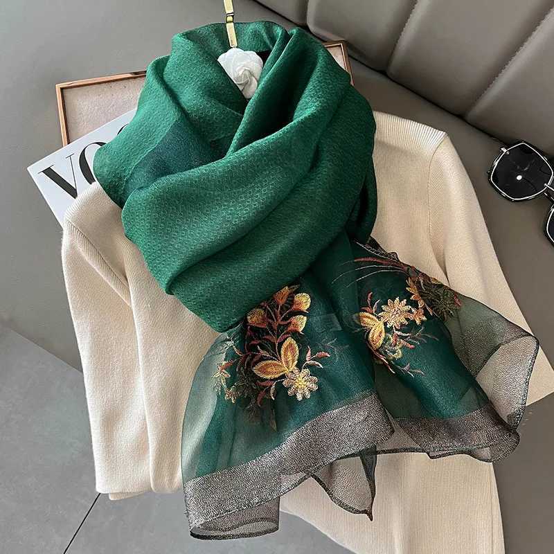 Sarongs luksusowa marka jedwabna wełna szaliki haftowane szale i owijaj podstawowe damskie chusty na głowę szalę bandana 240325