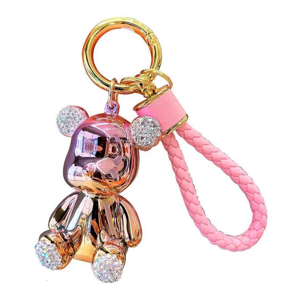 Keychains High-grade light luxury plated diamond bear keychain Fashion girl car key chain exquisite jewelry bag pendant