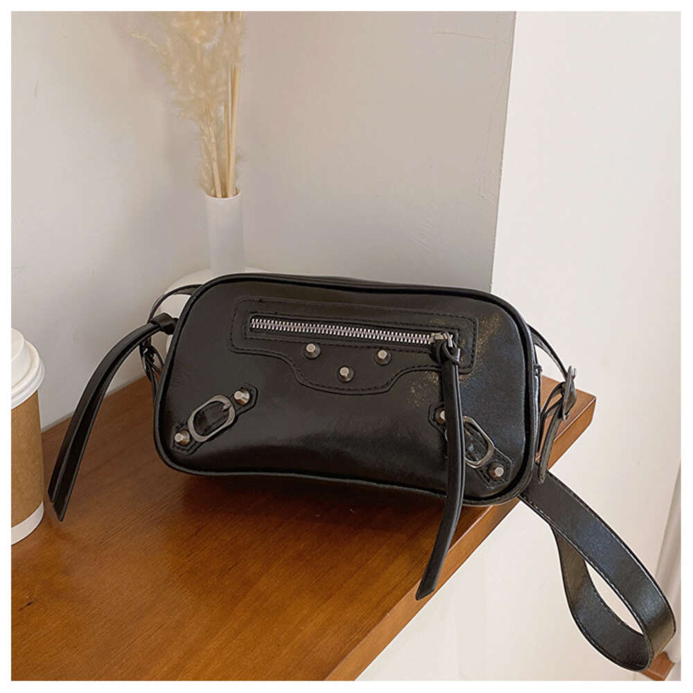 Factory Direct Store Handbag 2024 New Locomotive Bag Trendy Cool Rivet Small Square Womens Single Shoulder Crossbody