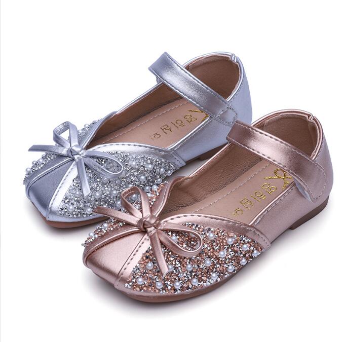 Chaussures en strass scintillantes pour filles, chaussures célibataires d'enfants à semelle souple printemps et en été, chaussures de princesse à fond plat de taille moyenne pour enfants