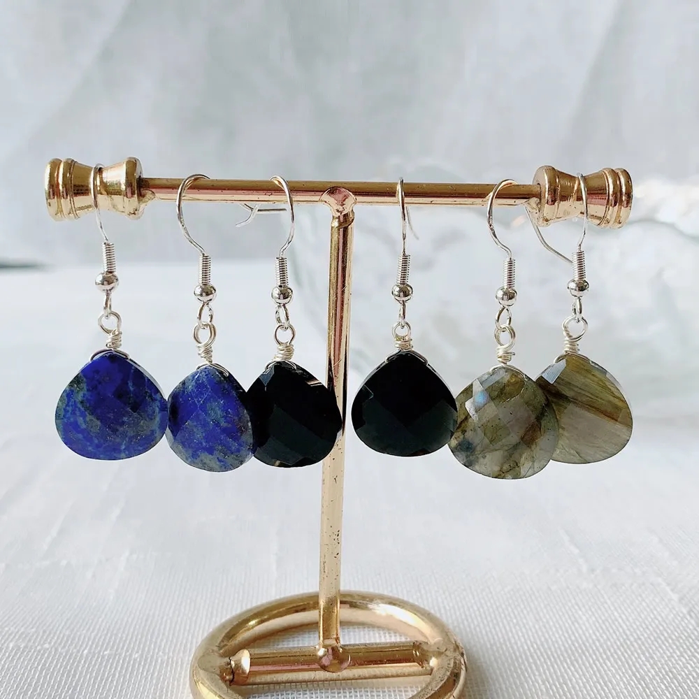 Boucles d'oreilles pendantes en pierre de cristal naturel pour femmes, Lapis rose violet, petite goutte d'eau en forme de cœur, couleur argent, boucles d'oreilles pendantes de guérison, taille 15mm