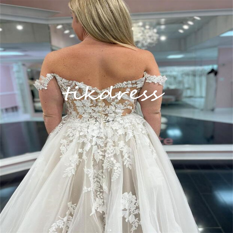 Romantyczne sukienki ślubne w rozmiarze Plus 2024 Off ramiona Tiul Backless Bohemian Bride Sukienki Lowdy minimalistyczne rustykalne wiejskie suknie ślubne