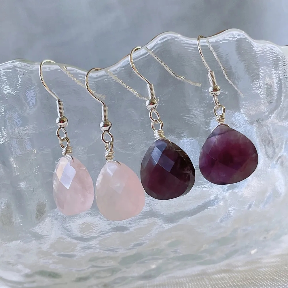 Boucles d'oreilles pendantes en pierre de cristal naturel pour femmes, Lapis rose violet, petite goutte d'eau en forme de cœur, couleur argent, boucles d'oreilles pendantes de guérison, taille 15mm