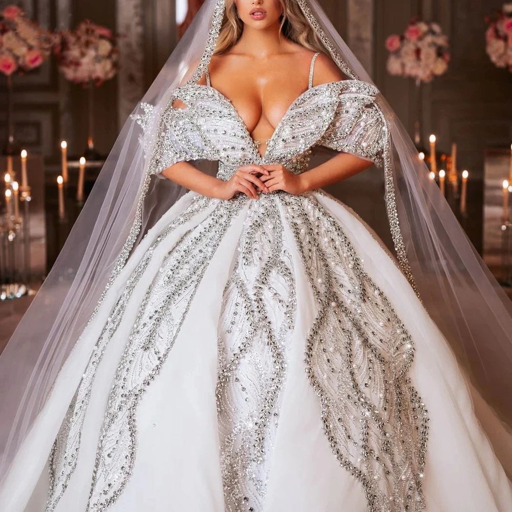 Vestidos de casamento de cristal clássico cintas de espaguete vestidos de noiva feitos sob encomenda lantejoulas sem mangas vestido de baile trem varredura vestido de novia