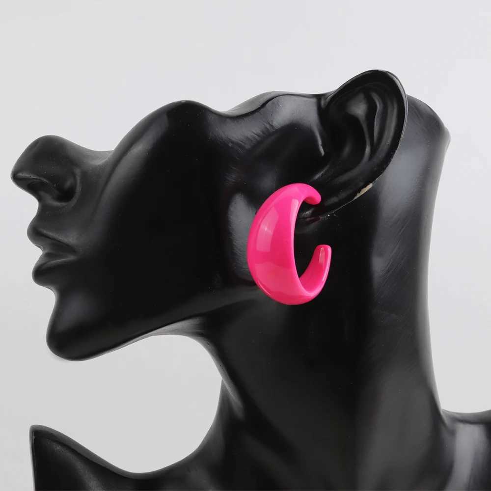 Hoop Huggie Fishsheet Fashion Acrylic C-Ring örhängen Lämplig för kvinnor Koreansk färgad geometrisk harts Rundörhängen 2022 Fashion Jewelry 240326