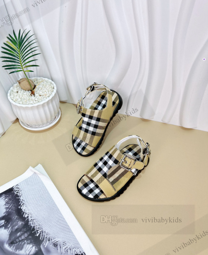 Luxury kids plaid sandals designer boys girls lattice casual sandals fashion children metals buckle non-slip shoes EUR26-35 Z7352