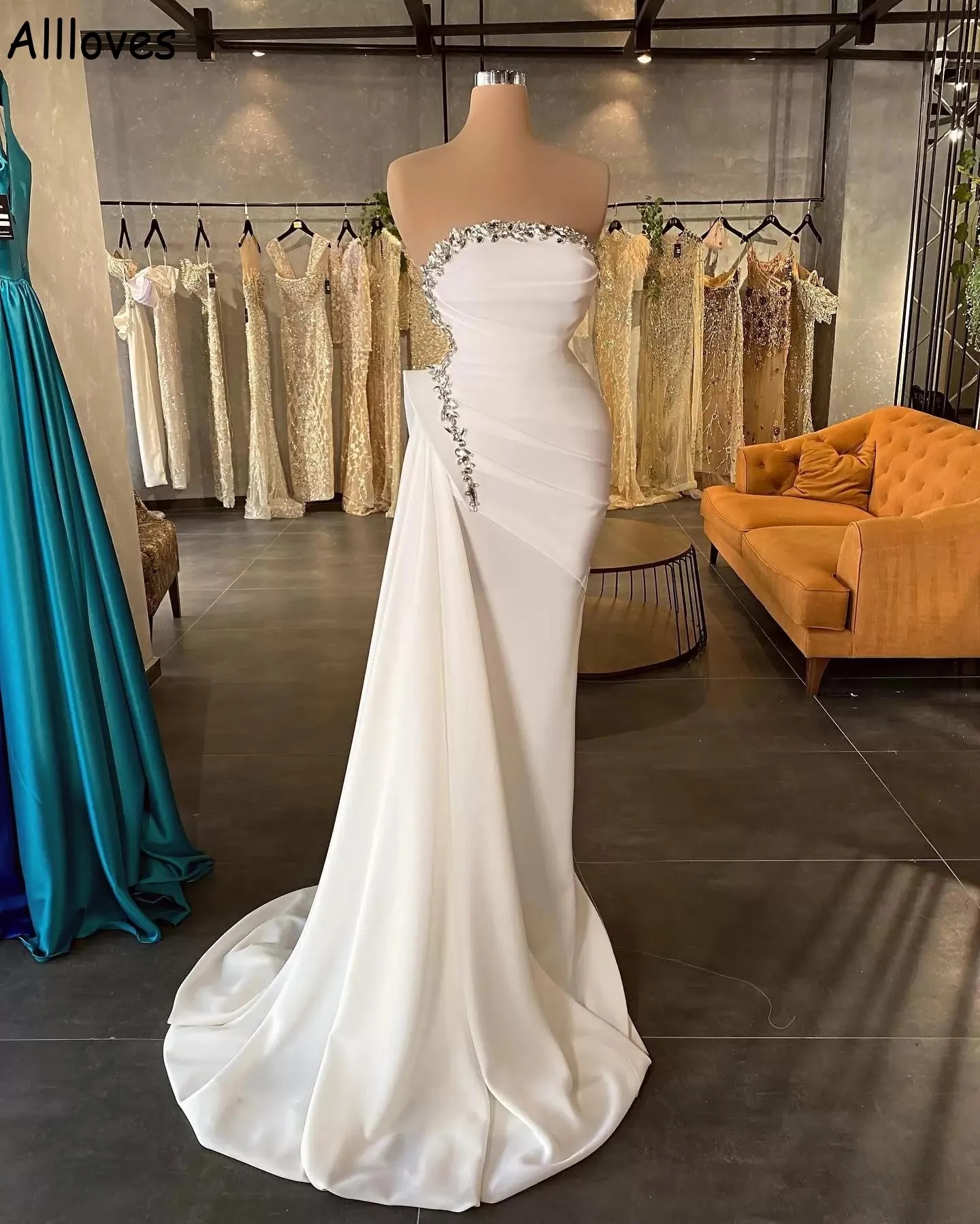 Eleganti abiti da ballo moderni bianchi scintillanti strass sexy senza spalline peplo increspato abiti da sera formali feste arabo Aso Ebi abito da seconda reception donna