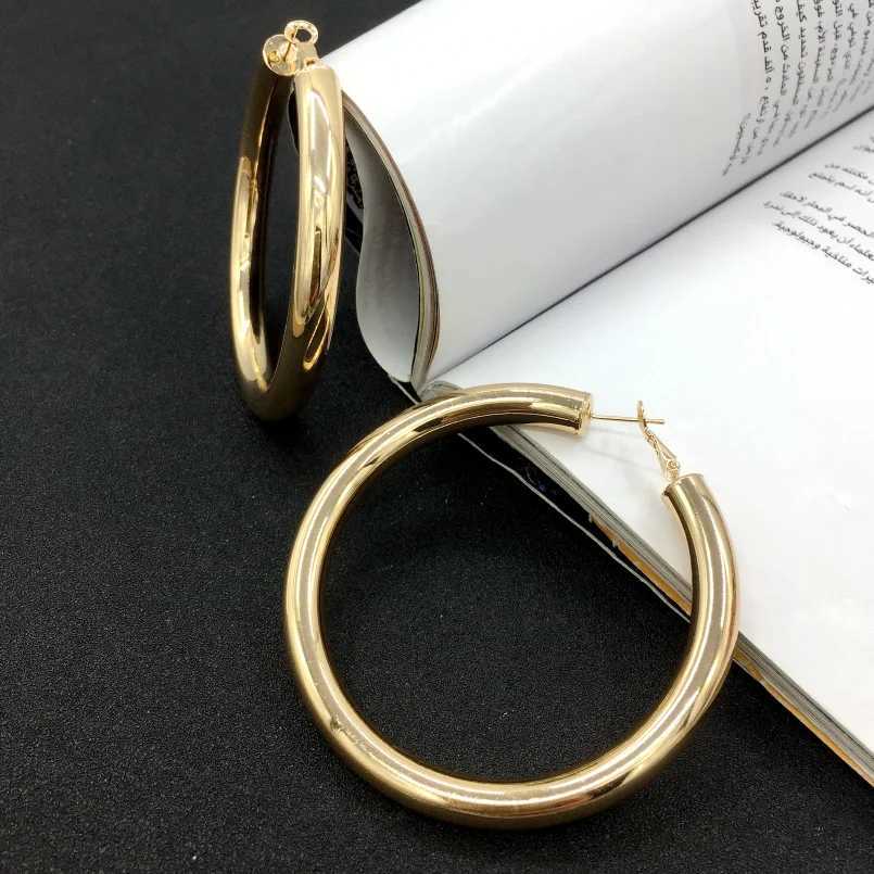 Hoop Huggie UKEN 2023 Punk Fashion 70mm de diamètre large anneau boucles d'oreilles adapté aux femmes déclaration boucles d'oreilles Brincos bijoux accessoires épais 240326