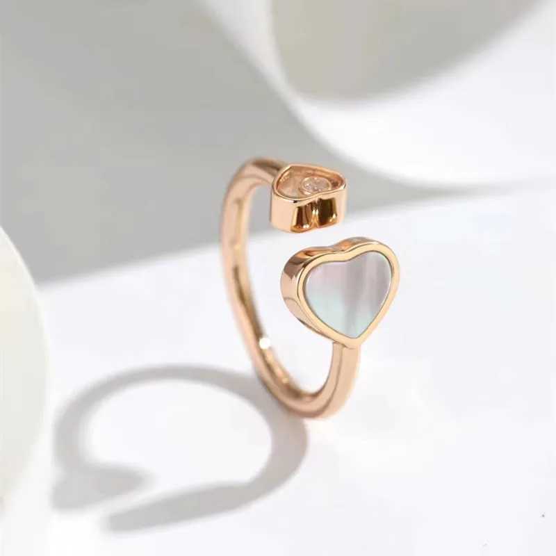 Pierścienie zespołowe 2024 NOWOŚĆ Rose Gold Red Agate White Fritillary w kształcie serca Pierścień dla damskiej Mody Znakomity luksusowy prezent na imprezę biżuterii J240326