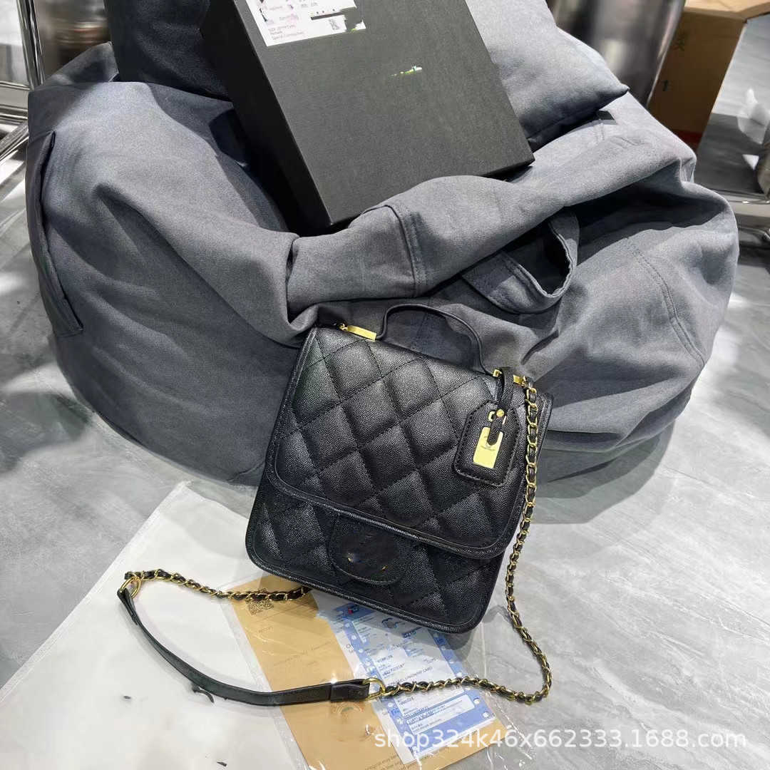 Enkelhet och modefjäder Ny tung industrimönster Square Chain Bar Diamond Grid Crossbody 70% rabatt på onlineförsäljning