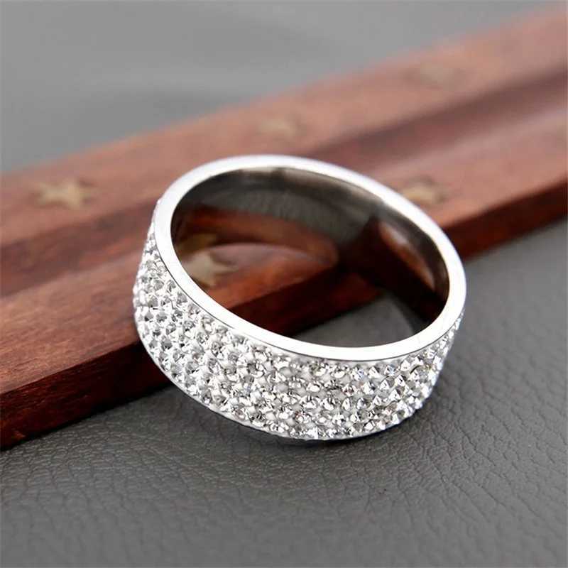 Anéis de banda 12 peças / lote de joias de anel de cristal adequadas para mulheres elegantes, todas referentes ao amor, casamentos, joias de aço inoxidável, largura 8 mm J240326