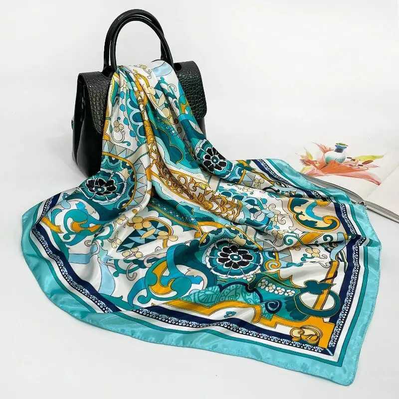 Sarongs Europe Summer 90cm Nowy element kreskówki turystyka plażowa słońce szal Plaza jedwabny szal na nakrycie głowy szal 240325