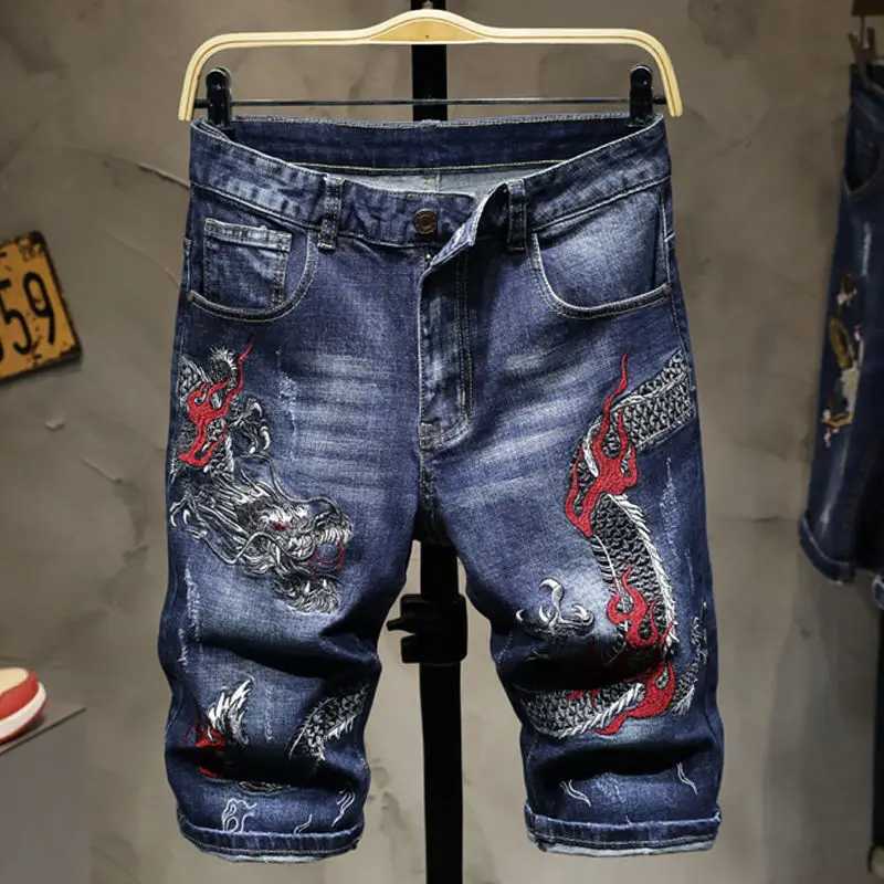 Shorts masculinos verão shorts jeans rasgados com padrão de bordado falso cinco pontos calças casuais shorts jeans azul j240325