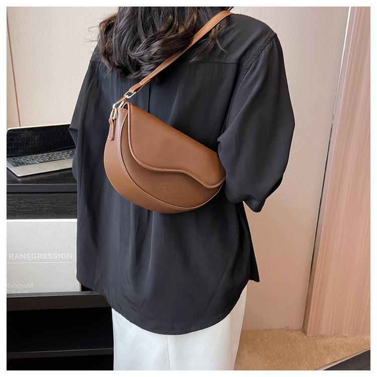 Women PU Saddle Bag Luxury Small Women's Bag Female New Fashion Leather Crossbody Bag Top Handle Shoulder Satchel Bag YFA2118