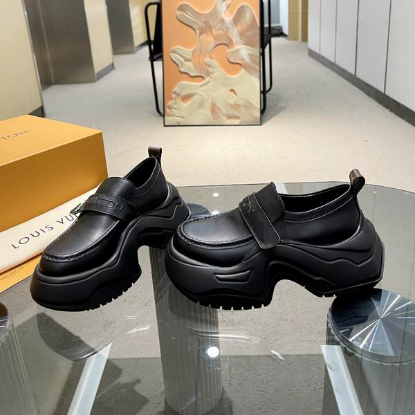 Hafif lüks kadın ayakkabılar kutu tasarımcısı gündelik ayakkabılar açık dalga taban platformu Schuhe Katı siyah yürüyüş zemin scarpe