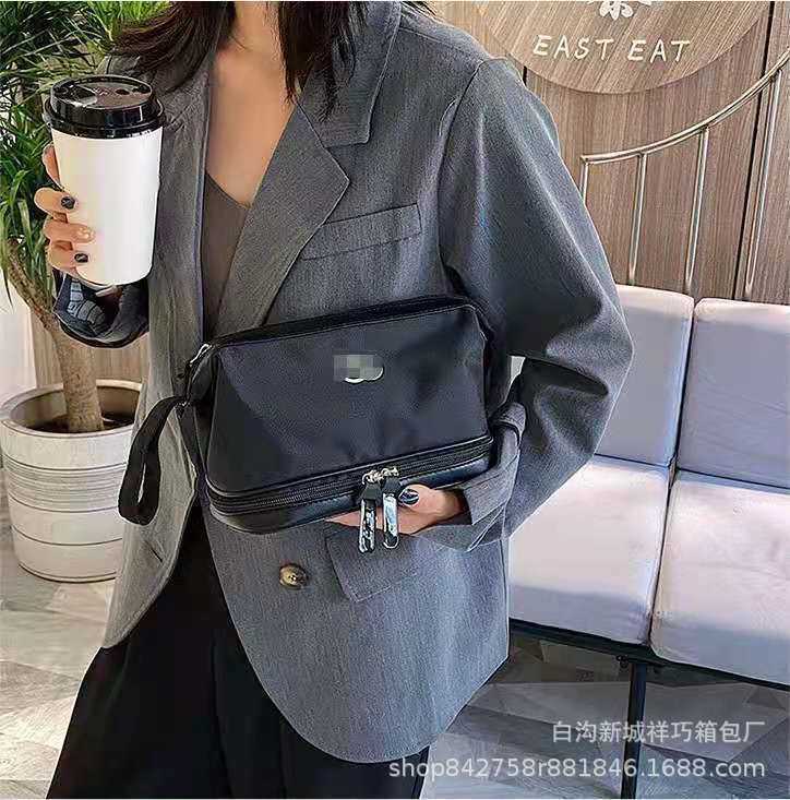 Netizen Makyaj Yeni Xiaoxiangjia Çok yönlü moda kadın kuru ıslak ayırma çift katmanlı yıkama ve% 70 indirim online satışlar