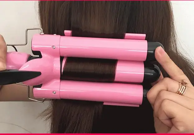 Irons High Quality Professional 110220V Hair Curling Iron Ceramic Triple Barrel Hair Curler Hair Waver Styling Tools Hair Styler