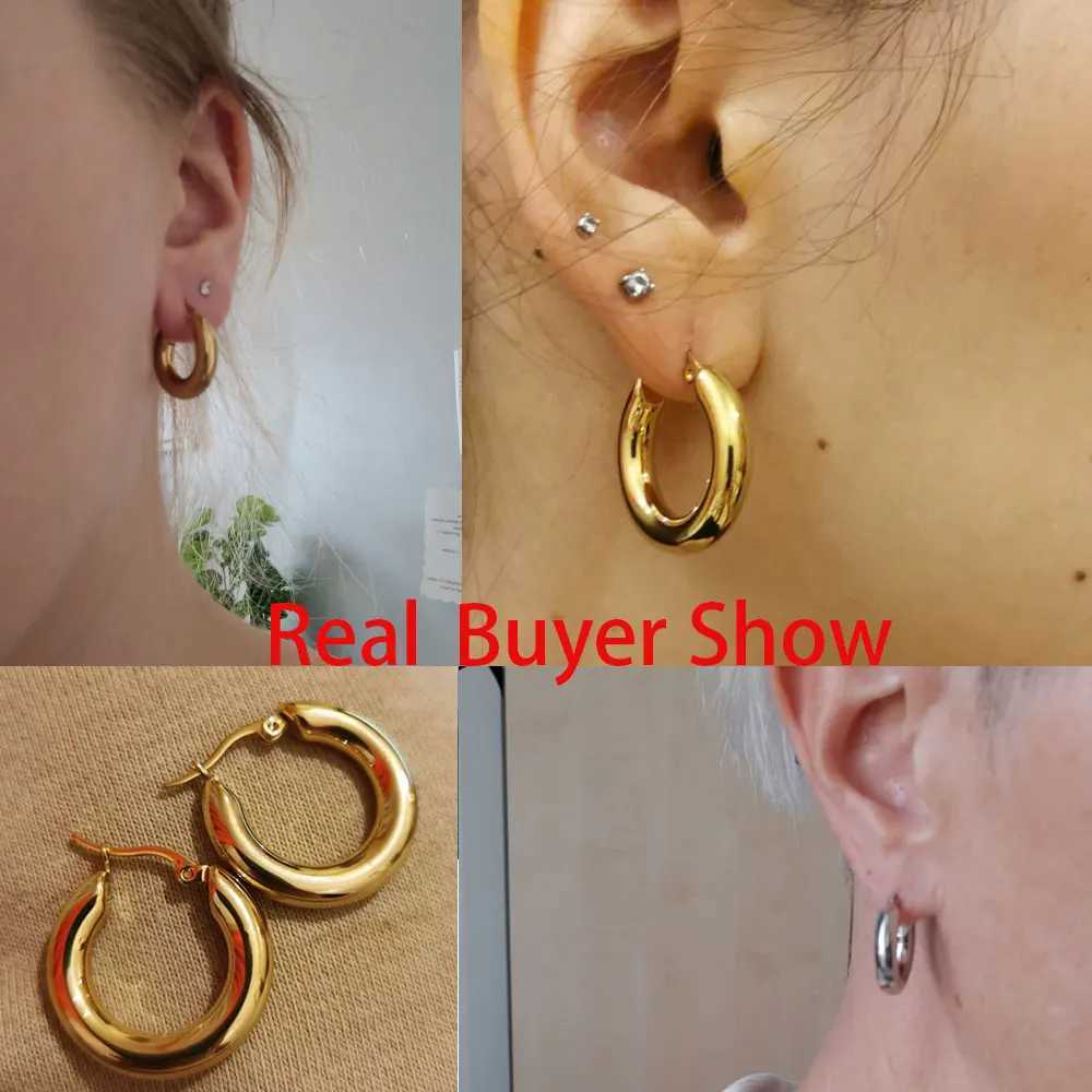 Hoop Huggie Surgical Steel Gold Tone Womens Scale Earrings Stainless Steel زوجة جولة ناعمة الأطواق السميكة الهدية المجوهرات 20 مم/25mm 24326