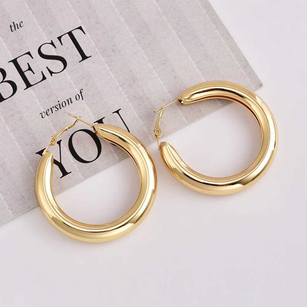 Hoop Huggie Simple Aros Ring Earrings Womens New Fashion Glossy Large Round Hollow Tube Metal Pendant Ring Brincos Exaggerated Jewelry Gift 24326