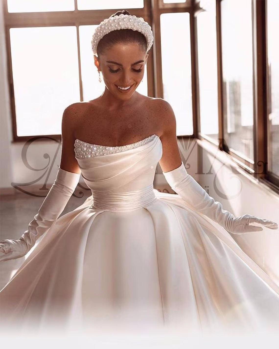 Abito da sposa con abito da ballo in raso a strati di lusso, abito da matrimonio, senza maniche, perline, perle, spalle scoperte, gonne da sposa