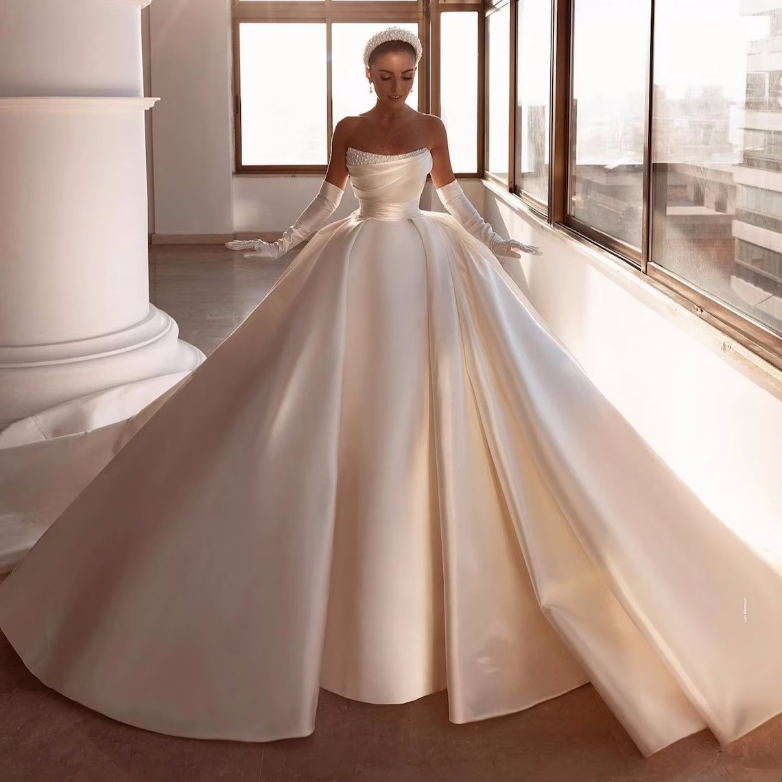 Luxury Tiered Satin Ball Gown Wedding Dress Robe De Marriage Sleeveless Beading Pearls Off The Shoulder Bridal Skirts