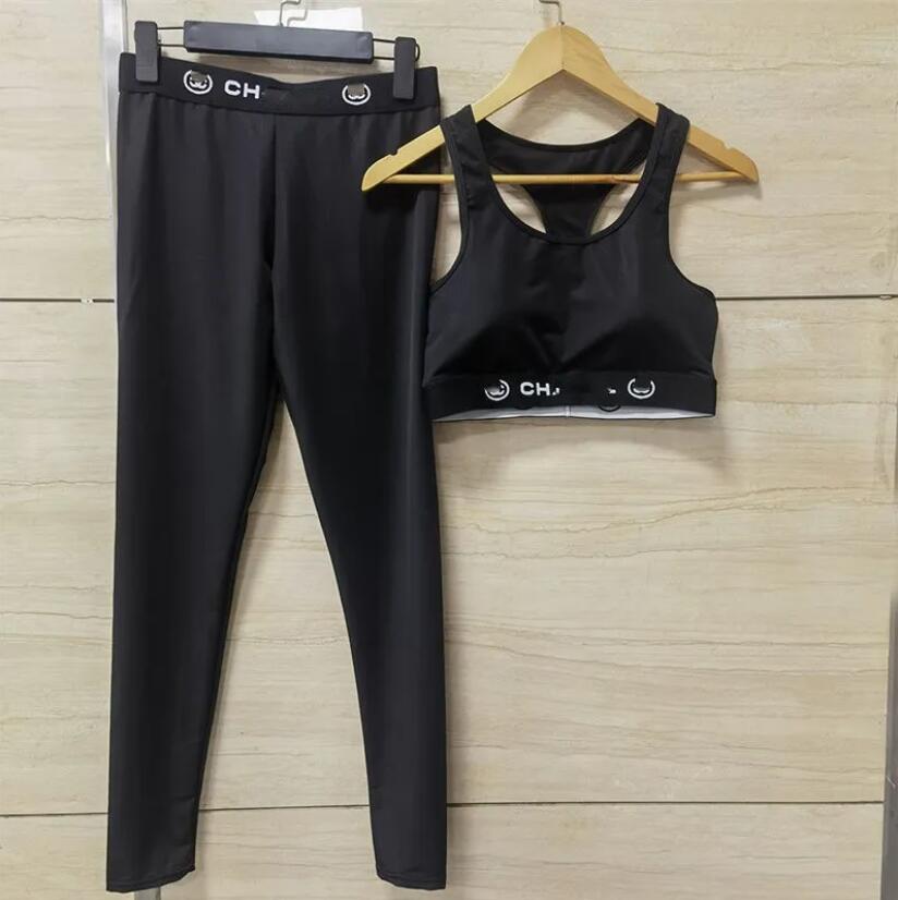 Novo design feminino acolchoado com alça espaguete e calças compridas leggings esportes twinset fatos de treino SMLXLXXL