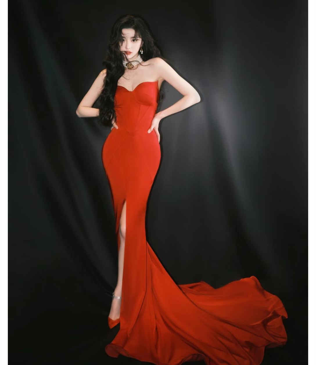 Elegante longo vermelho com decote em v crepe vestidos de celebridades com fenda sereia sem mangas trem varredura zíper voltar vestidos de baile para mulher