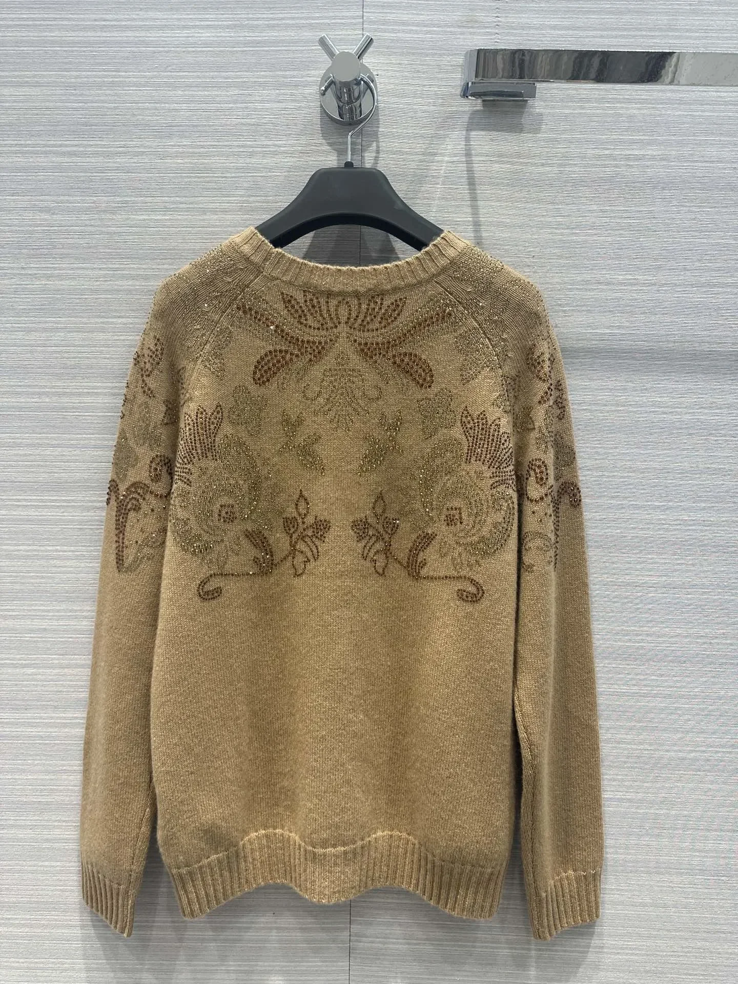 Cashmere Knitted Sweater 2024 Autumn/Winter New Women's Elegant Beaded Letter Pattern Round Neck Cashmere Loose Sweater