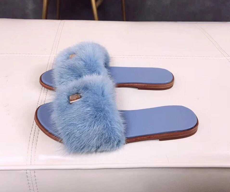 Sandales Lock Decor Real Fur Tlides Chaussures en cuir en cuir ouvert Open Toe Fémers Femmes extérieures Luxury Flip Flip Designer Lazy Mullers Fashionl2403