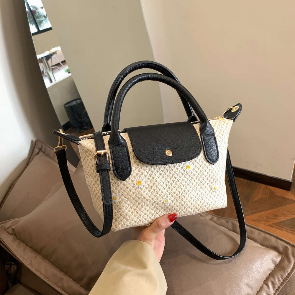 Factory Source High Quality Handbags Is Fashion Travel Bag 2024 New High End Grass Weaving Straddle Shoulder