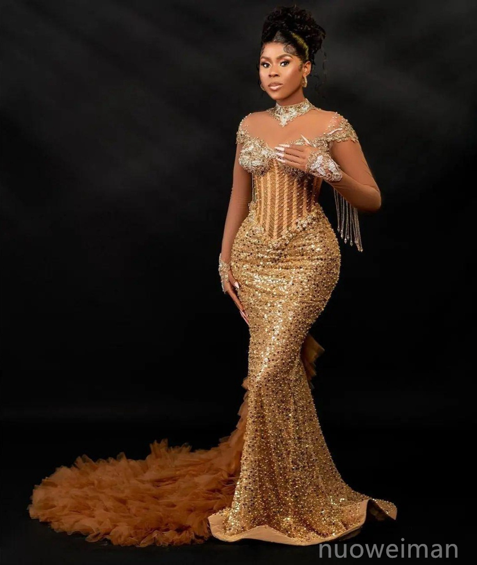 2024 Gold Plus Size Aso Ebi Ballkleider für schwarze Frauen Illusion Ballkleid Meerjungfrau mit langen Ärmeln Stehkragen Perlen Quaste Perlen Spitze Geburtstagskleid für Anlass NL640