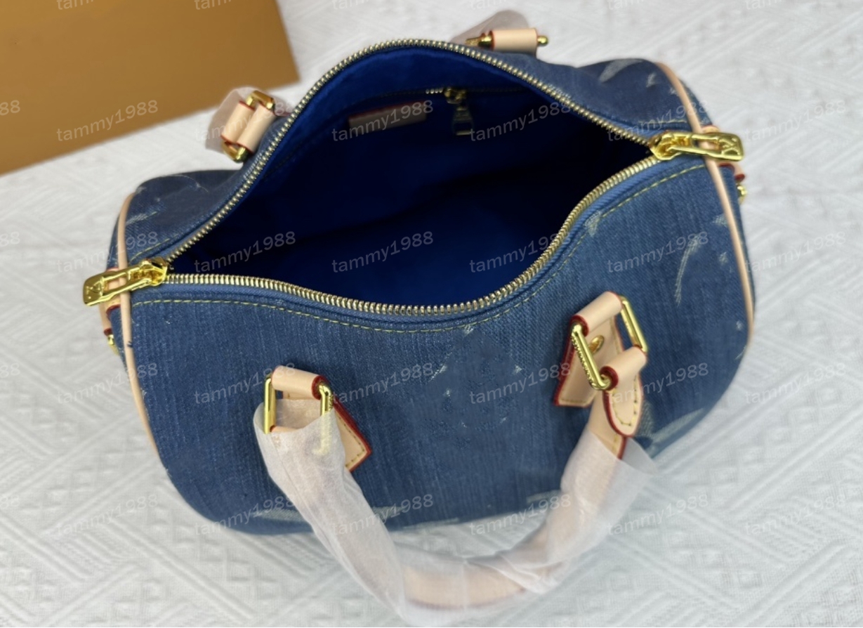 Denim designer väska mode crossbody väska speedybag mångsidig kvinnors väska bokstav design kudde sommar axelväska bifogad 25x19x15cm m40390