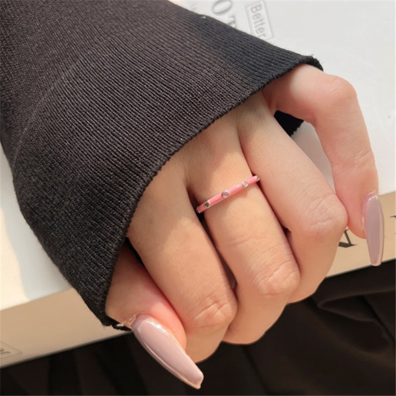 2mm färgglada diamantrosa ringar för kvinnor 925 Sterling Silver Designer Ring Woman 5A Zirconia Luxury Jewelry Casual Daily Outfit Travel Girl Gift Box Storlek 5-9