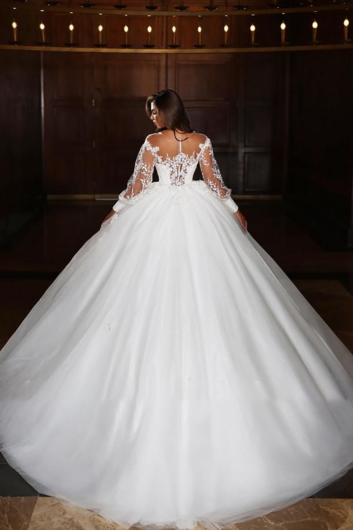 Robe de mariée classique pour femmes, col à bijoux, manches longues, avec des Appliques en dentelle, avec traîne, sur mesure