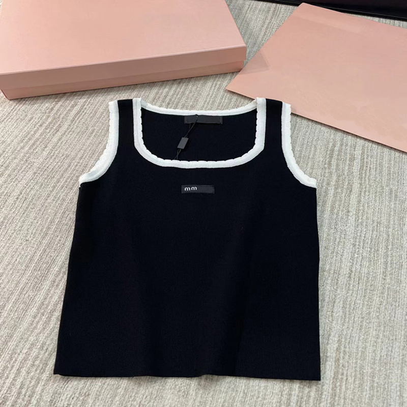 Summer Women Vest Designer Tanks Fashion Sleeveless Sticke Tank Top Sexig tät bokstäver Logo Vit Student Tank Casual Sport En storlek elastiska kvinnor camis