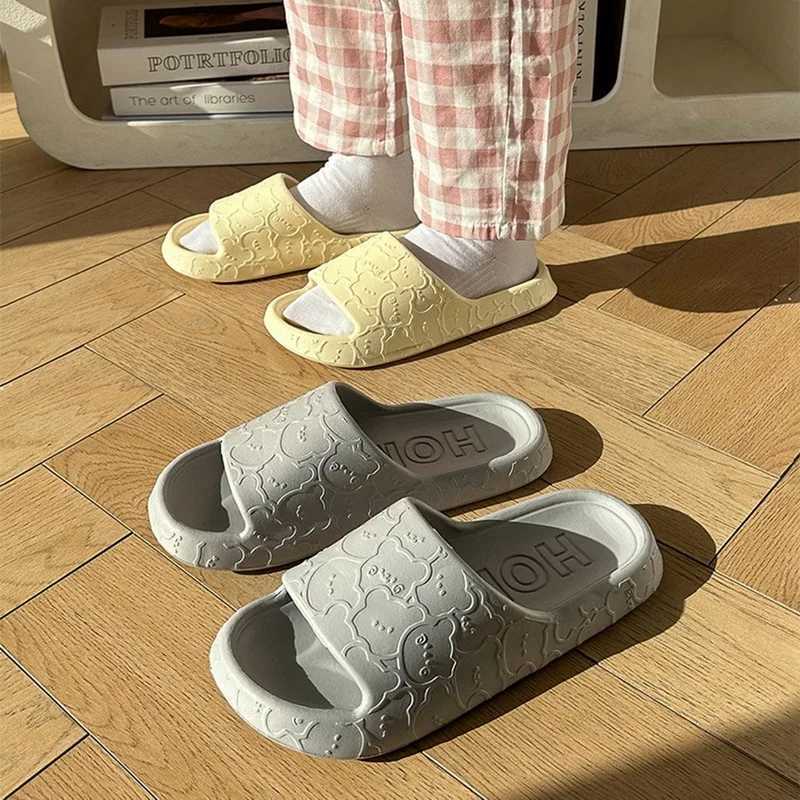 Kapcie Kapcie Cloud Mężczyźni Kleszcze Sandały Sandały Kobiety Summer Slajdes Para Anti-Slip Ome Slipper Cartoon Soft Soes Męskie Flip-Flops H2403262WA7