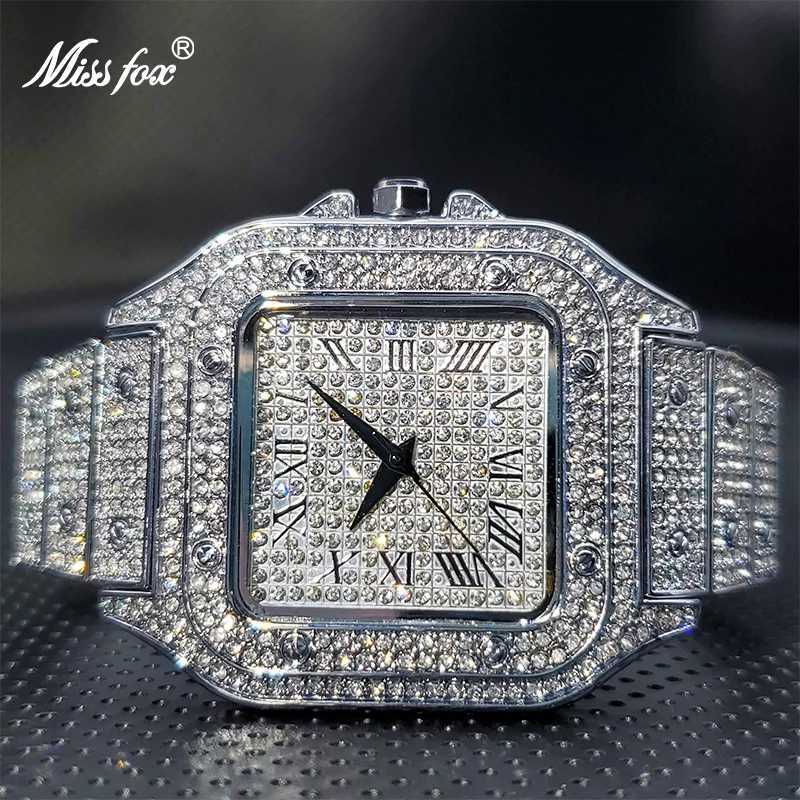 Autres montres Nouvelle montre à quartz de luxe Ice Out tout en molybdène adaptée aux tendances de la mode classique des hommes ou des femmes 2021 montre étanche nouveau J240326