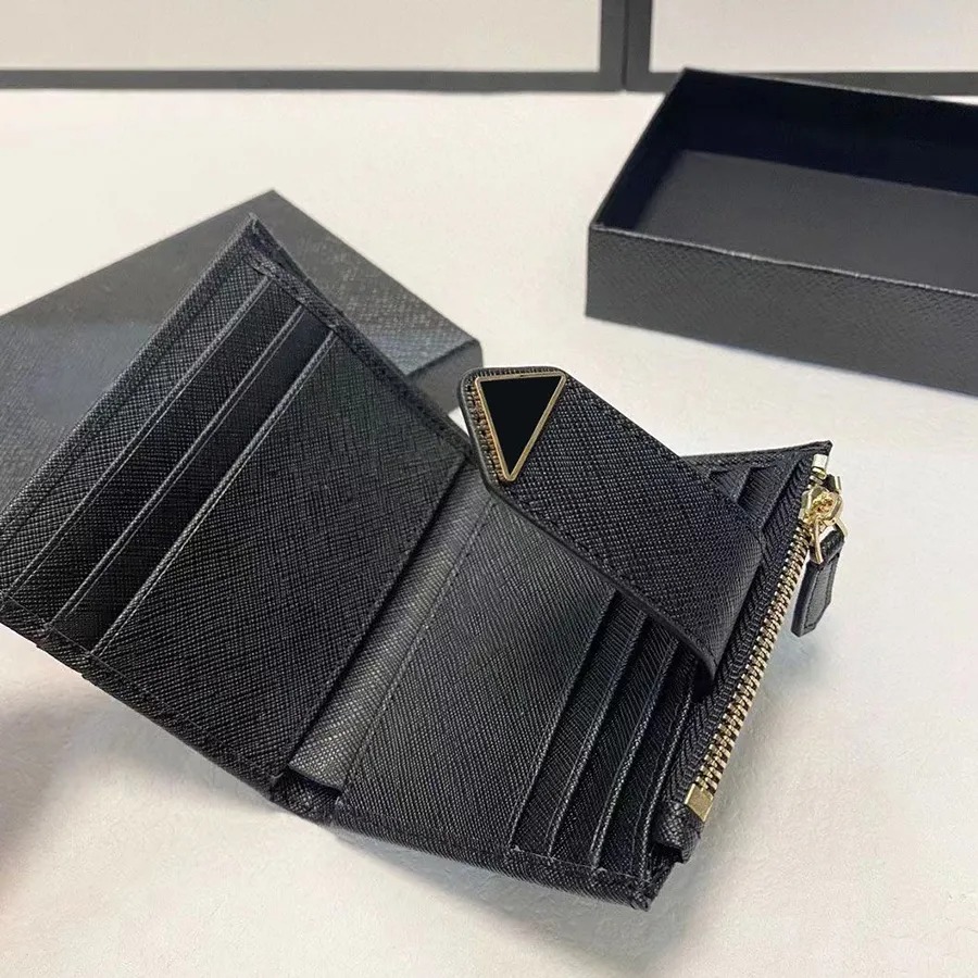 Kreditkortsplatser Designer Wallet Coin Purses Cards Holder 2024 Ny handväska Key Pouch Women Men Box Triangle Leather Zipper Luxury Lady Saffiano Visitkort Plånböcker