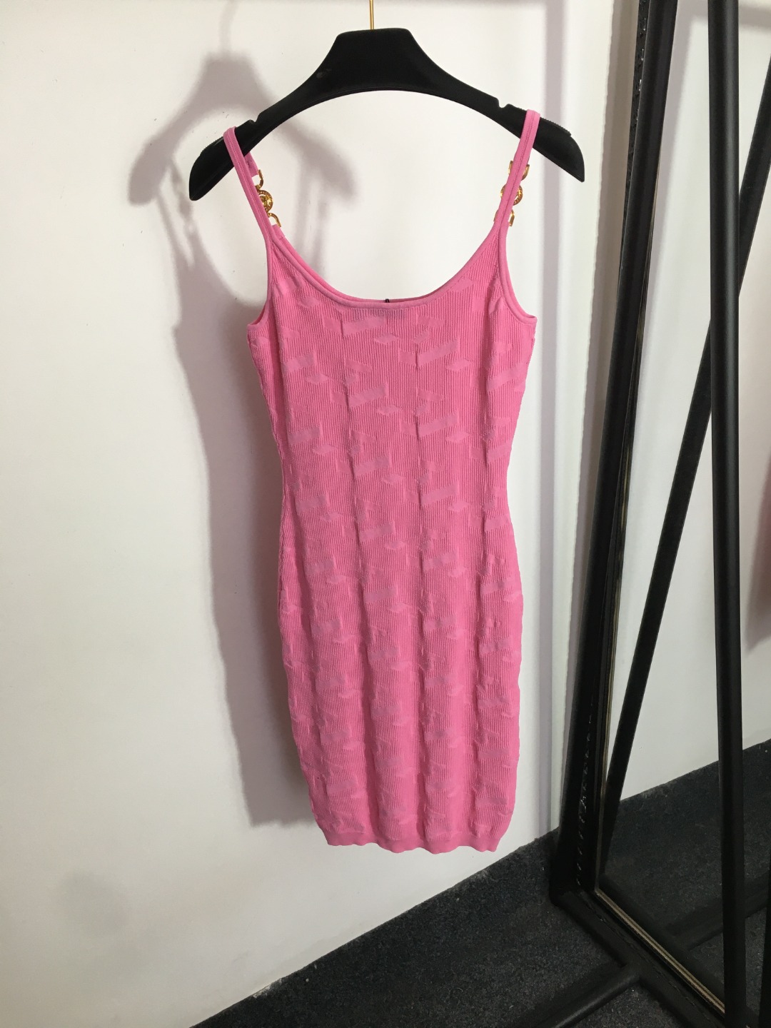 326 XL 2024 Sukienka Milan Runway Spring Summer Summer Black Pink Calf Marka tego samego stylu sukienka dla kobiet Wysoka jakość 20232070