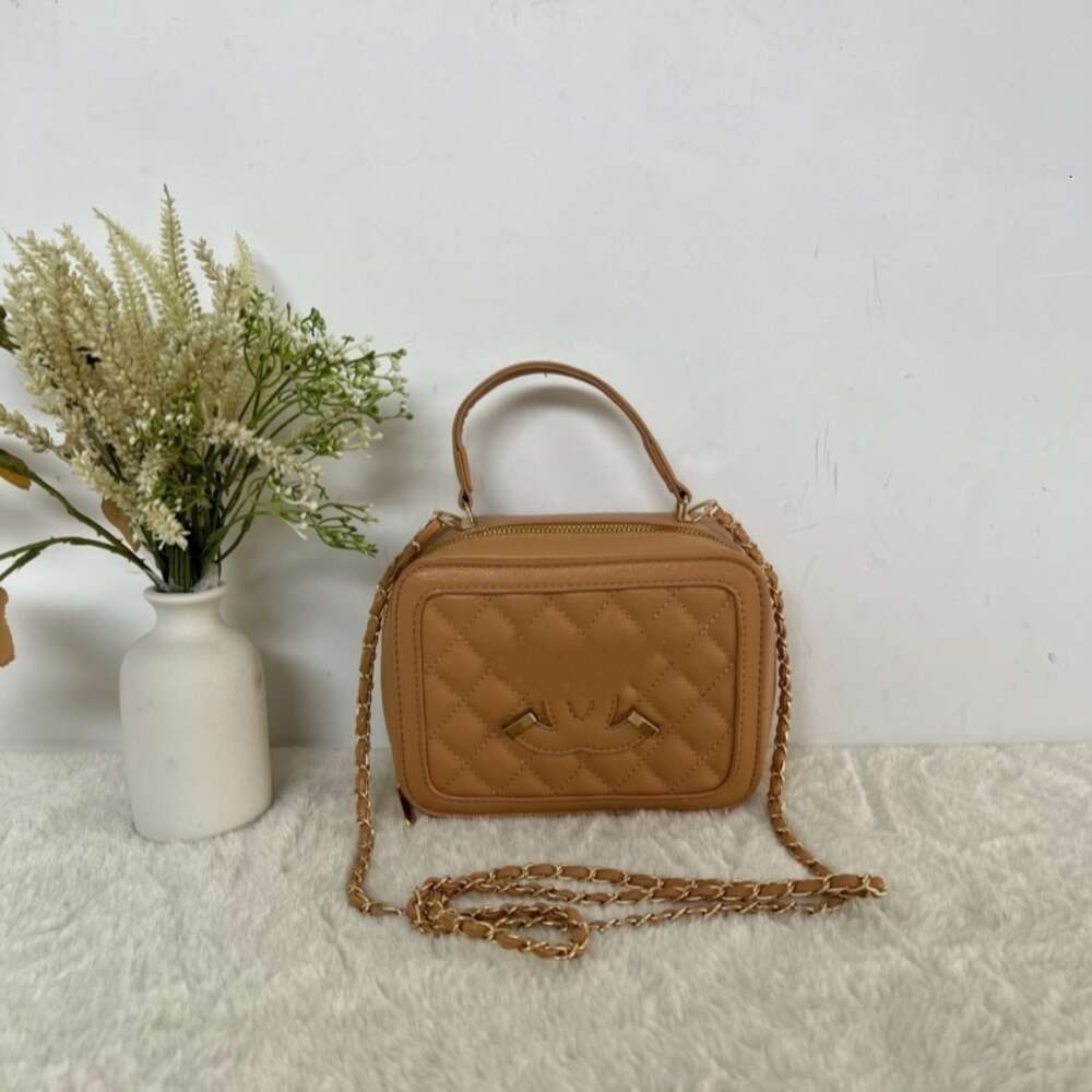 Projektant torby na ramię sprzedaje limitowane torby damskie Mała torba dla kobiet Nowe popularne wszechstronne mody Crossbody Handheld Square