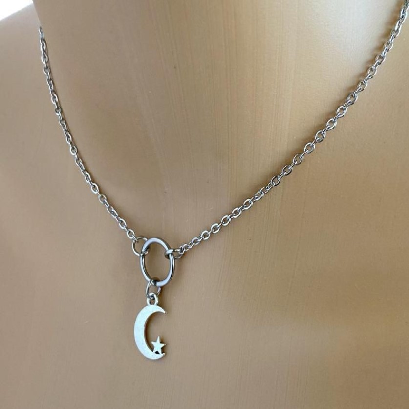 Pendant Necklaces Obedient Moon And Star Necklace Cautious Japanese Collar O Ring Discreet Day Submissive Gothic Chains FashionPen272m